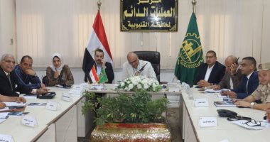 محافظ القليوبية يتابع سير انتخابات مجلس الشيوخ 2025 من مركز العمليات الدائم