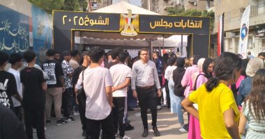 طوابير الشباب أمام اللجان الانتخابية في الزيتون