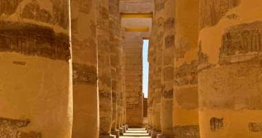 صالة الأعمدة الكبرى بالكرنك تعود للحياة بعد آلاف السنين أمام السائحين.. صور