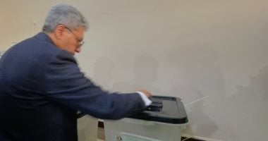 وزير السياحة يدلى بصوته فى انتخابات مجلس الشيوخ