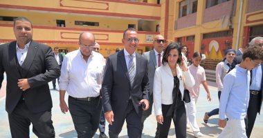 قيادات حزب الجبهة الوطنية يدلون بأصواتهم في انتخابات مجلس الشيوخ