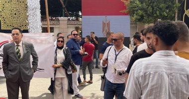 إقبال الناخبين للإدلاء بأصواتهم فى انتخابات الشيوخ بلجنة الشهيد أحمد السرسى بالمنوفية