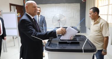محافظ القاهرة بصوته فى انتخابات مجلس الشيوخ