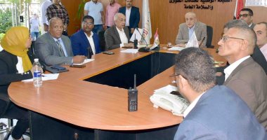 محافظ الأقصر يتفقد غرفة عمليات متابعة انتخابات مجلس الشيوخ محافظ الأقصر يتابع انتخابات الشيوخ