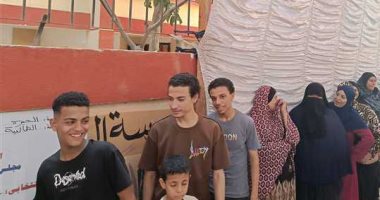 إقبال متزايد من الناخبين على لجنة الشهيد أحمد فايز بالهرم فى انتخابات الشيوخ