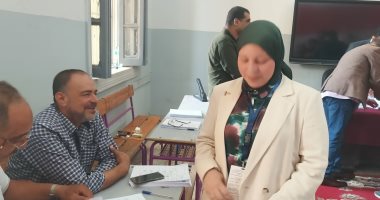 مقرر المجلس القومى للمرأة تدلى بصوتها فى انتخابات مجلس الشيوخ بالمنوفية