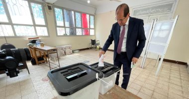 يوسف عامر يدلى بصوته فى انتخابات الشيوخ ويؤكد: المشاركة واجب وطنى