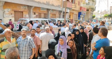 تزاحم الناخبين بمجمع مدارس مدينة زفتى للتصويت بانتخابات الشيوخ.. فيديو