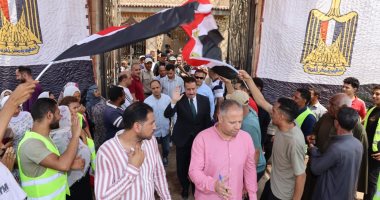 محافظ المنوفية يتفقد انتظام سير العملية الانتخابية فى شبين الكوم وبركة السبع