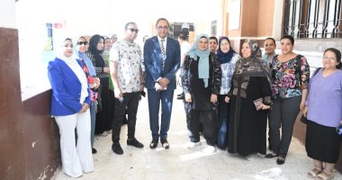 محافظ قنا يتفقد اللجان الانتخابية فى ثانى أيام انتخابات مجلس الشيوخ