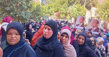 طوابير من الناخبين أمام لجان أسيوط فى اليوم الثانى لانتخابات الشيوخ.. صور