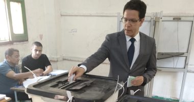 رئيس جامعة بنها يدلى بصوته فى انتخابات مجلس الشيوخ 2025