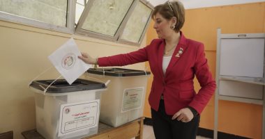 نائب أمين عام "الجبهة الوطنية" تدلى بصوتها فى انتخابات الشيوخ