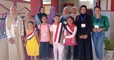 فتيات يشاركن بانتخابات الشيوخ مع أخواتهن الصغار بقنا: نعلمهن الانتماء.. صور