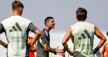 تشابى يعوض غيابات ريال مدريد بتصعيد مواهب الأكاديمية فى التدريبات ألونسو يقود تدريبات ريال مدريد