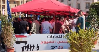 رئيس لجنة انتخابية فى البحيرة يرفض ترك اللجنة رغم وفاة والده قبل وصول بديل لجنة انتخابية