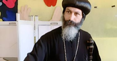 أسقف برج العرب والعامرية يدلى بصوته فى انتخابات مجلس الشيوخ غرب الإسكندرية