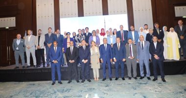 جلسة نقاشية عن مشروع "منتدى التراث للجامعات - القاهرة التراثية" محافظ القاهرة ووزير السياحة والآثار يشهدون جلسة نقاشية