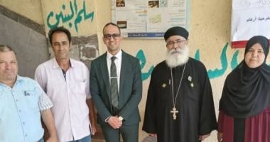 القمص ميخائيل يدلى بصوته فى انتخابات الشيوخ.. ويؤكد: المشاركة واجب وطنى