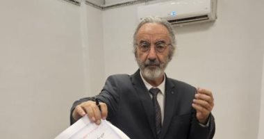 أمين العلاقات الخارجية بحزب الجبهة يدلى بصوته فى انتخابات الشيوخ