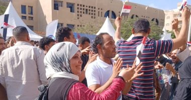 بالزغاريد وعلم مصر.. إقبال المواطنين على لجان انتخابات الشيوخ بأكتوبر إقبال من المواطنين على لجان انتخابات الشيوخ