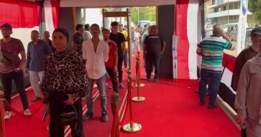 توافد المواطنين على لجان مدينة نصر للإدلاء بأصواتهم فى انتخابات الشيوخ.. صور