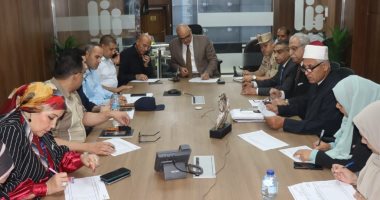 محافظ القليوبية يترأس غرفة عمليات اليوم الثانى لانتخابات مجلس الشيوخ.. صور