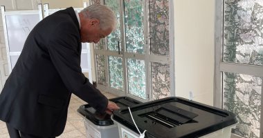 مستشار رئيس الجمهورية للتنمية المحلية يدلى بصوته فى انتخابات مجلس الشيوخ