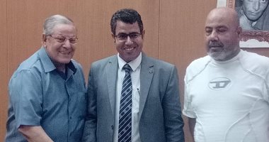 شعراء بورسعيد يكرمون رؤساء نادي الأدب السابقين بحضور رئيس فرع الثقافة.. صور