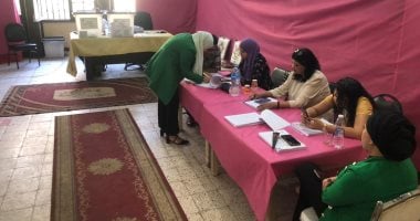 لجنة قصر الدوبارة تدفع بعدد إضافى من الموظفين لتسهيل التصويت على الناخبين لجنة قصر الدبارة تدفع بعدد اضافى من الموظفين
