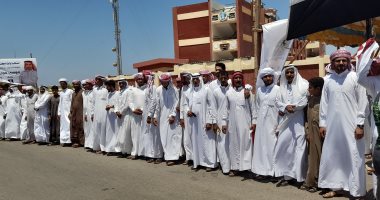 الأحزاب تتابع انتخابات الشيوخ 2025.. مشاركة لافتة وتأكيد على نزاهة العملية الديمقراطية.. تنسيقية شباب الأحزاب: مشاركة فاعلة وانتظام عملية التصويت.. حزب العدل: نسب إقبال متفاوتة ورصد مخالفات دعائية في بعض اللجان انتخابات الشيوخ 2025