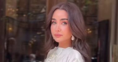هنا الزاهد تشارك جمهورها فرحة خطوبة شقيقتها نور بإطلالة ناعمة هنا الزاهد