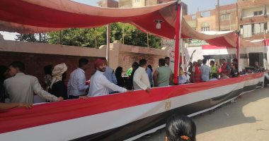 ازدحام أمام لجان حلوان والمعصرة للمشاركة فى انتخابات مجلس الشيوخ.. صور