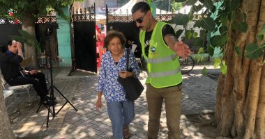 مسنة من أمام لجنة قصر الدبارة : مصر تستحق الأفضل ولازم نشارك ونقول كلمتنا