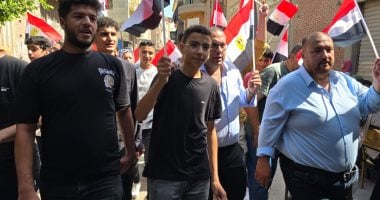 انزل شارك صوتك فارق.. مسيرة شبابية لمقرات لجان انتخابات مجلس الشيوخ بدمياط مسيرة شبابية بدمياط لتوعية المواطنين