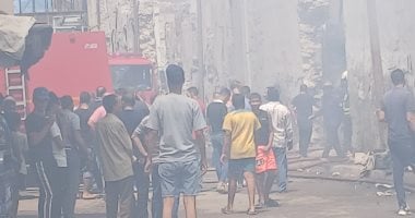 حريق يلتهم مخزن جمع مخلفات بلاستيك وكرتون فى مينا البصل بالإسكندرية السيطرة على حريق مخزن بلاستيك في الإسكندرية