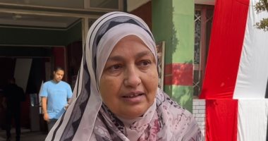 ناخبة بالتجمع الخامس: "لازم نعرّف العالم كله إن المصريين فى ظهر رئيسهم"