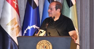 الرئيس السيسى يتفقد الأكاديمية العسكرية فجرًا ويجرى حوارًا مطولًا مع الطلاب: مصر تنعم باستقرار داخلى.. سياسة الدولة القائمة على الصراحة أثبتت صحتها.. ومواقع التواصل الاجتماعي يمكن أن تكون نافعة إذا أحسن توظيفها السيد الرئيس عبد الفتاح السيسي