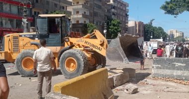 حملات مكثفة لرفع الإشغالات وضبط المخالفات المرورية فى الإسكندرية