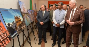 محافظ أسيوط والسفير الهندى يفتتحان المهرجان الثقافى الهندى بقصر الثقافة افتتاح المهرجان الهندى فى أسيوط
