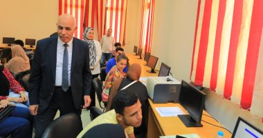 رئيس جامعة كفر الشيخ يتفقد أعمال تسجيل الطلاب لرغباتهم بـ تنسيق الجامعات