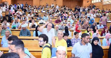 توافد الآلاف من طلاب الصعيد على جامعة سوهاج الأهلية أول أيام التقديم
