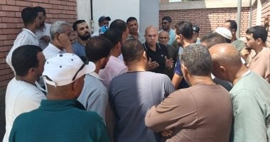 نائب محافظ الجيزة يلتقى أهالى قريتى العطف وطهما