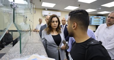 وزيرة التنمية المحلية تجرى جولة مفاجئة على حى الموسكى