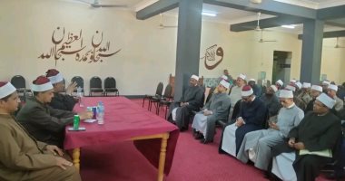 وكيل أوقاف الوادى الجديد يعقد اجتماعا مع أئمة المساجد بالخارجة ويوجه بالانضباط الدعوى