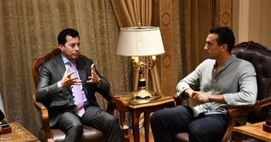 وزير الرياضة يلتقي البطل الأولمبي أحمد الجندي ويبحث استعداداته للمرحلة المقبلة احمد الجندى ووزير الرياضة