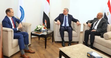 وزير البترول يلتقى نائب رئيس أباتشى الأمريكية بمدينة العلمين الجديدة وزير البترول