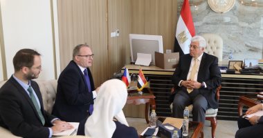 وزير التعليم العالي يستقبل سفير التشيك في مصر