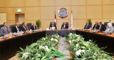 كامل الوزير يوجه بتوسيع أنشطة شركة قناة السويس لتنمية الموانئ البحرية جانب من الاجتماع