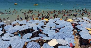 تزايد أعداد رحلات اليوم الواحد و الأفواج المصيفية على الإسكندرية فى شهر أغسطس .. الشواطئ تسجل نسبة اشغال من90 الى100% و الشواطئ الشرقية الأكثر اقبالا .. " السياحة والمصايف" توجه المصطافين إلى الشواطئ الخالية زحام على الشواطئ
